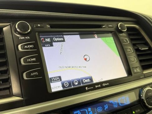 Used 2017 Toyota Highlander XLE FWD image 20