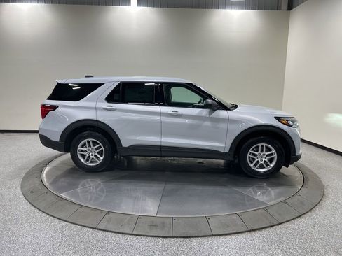 New 2026 Ford Explorer Active image 5