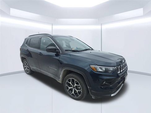 Used 2026 Jeep Compass Limited w/ Sun, Sound & Navigation Group AWD/4WD image 46