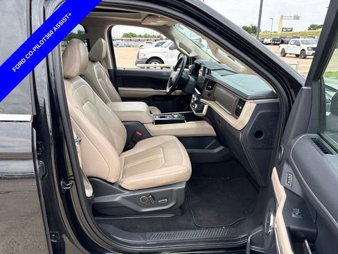 Used 2024 Ford Expedition Limited RWD image 15