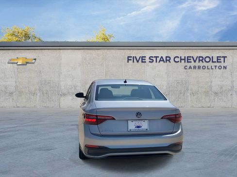 Used 2023 Volkswagen Jetta SE FWD image 7