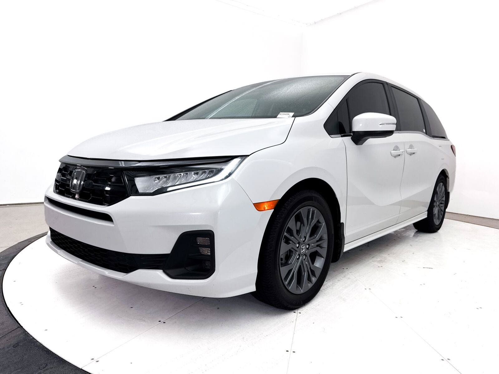 Used 2025 Honda Odyssey Touring image 14
