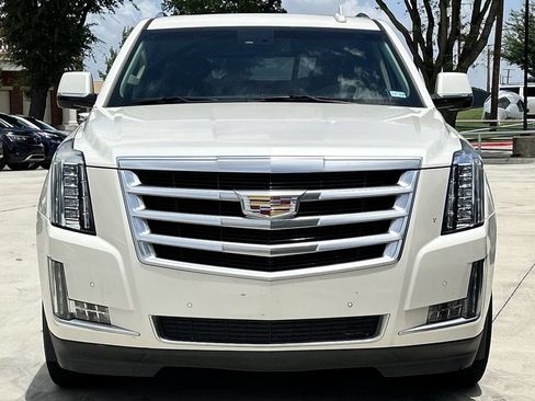 Used 2015 Cadillac Escalade Luxury RWD image 8