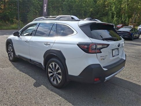 Used 2023 Subaru Outback Touring image 5