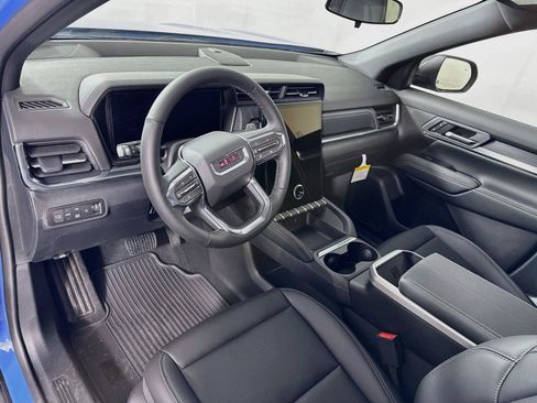 New 2027 GMC Terrain Elevation w/ Elevation Premium Package AWD/4WD image 3