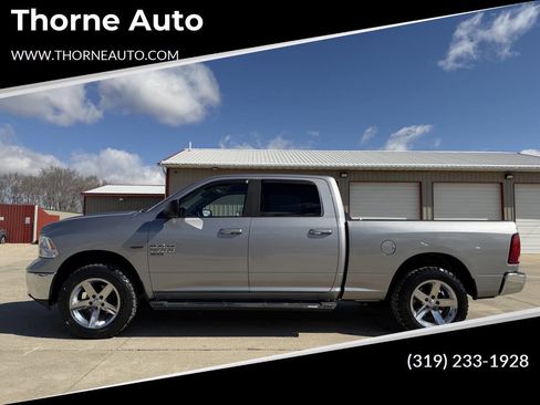 Used 2019 RAM 1500 Classic SLT AWD/4WD image 1