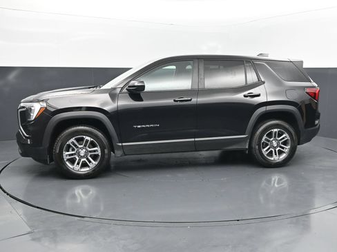 Used 2026 GMC Terrain Elevation FWD image 2