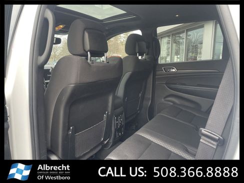 Used 2020 Jeep Grand Cherokee Laredo image 12