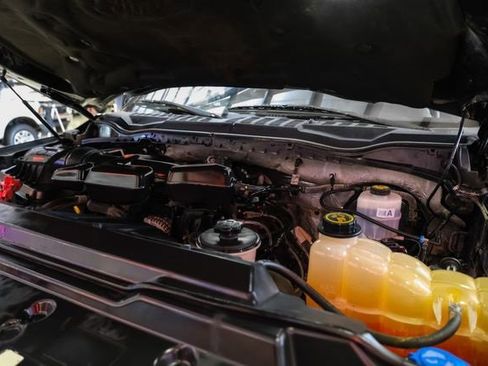 Used 2017 Ford F350 Lariat image 46