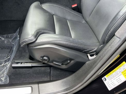 Certified 2023 Volvo XC60 B5 Ultimate w/ Climate Package AWD/4WD image 21