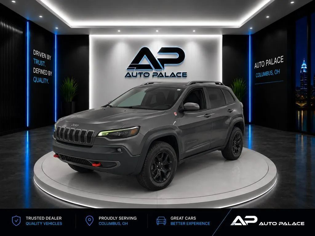 Used 2021 Jeep Cherokee Trailhawk w/ Trailer Tow Group AWD/4WD image 1