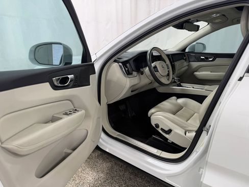 Used 2021 Volvo XC60 T5 Inscription w/ Protection Package FWD image 10