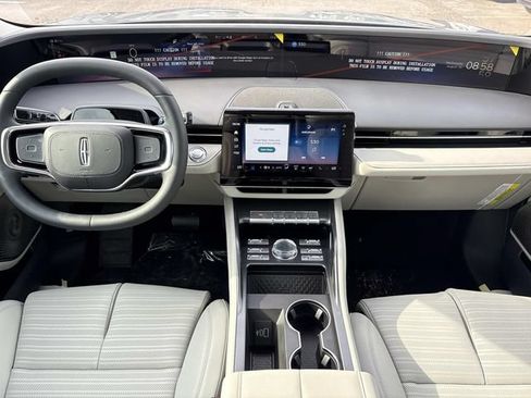 New 2026 Lincoln Nautilus Reserve AWD/4WD image 18