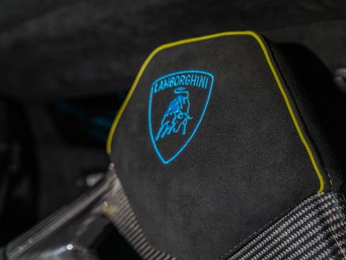 Used 2023 Lamborghini Huracan STO image 32