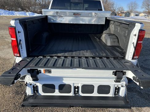Used 2024 Chevrolet Silverado 2500 LTZ w/ LTZ Convenience Package image 24