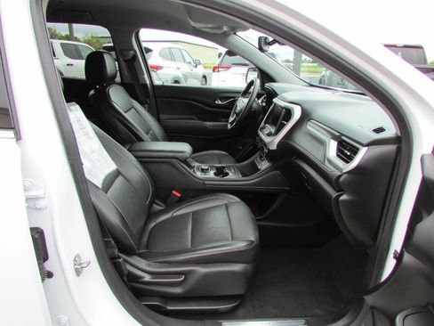 Used 2023 GMC Acadia SLT image 17