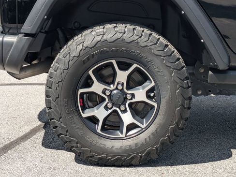 Used 2022 Jeep Wrangler Unlimited Rubicon AWD/4WD image 11
