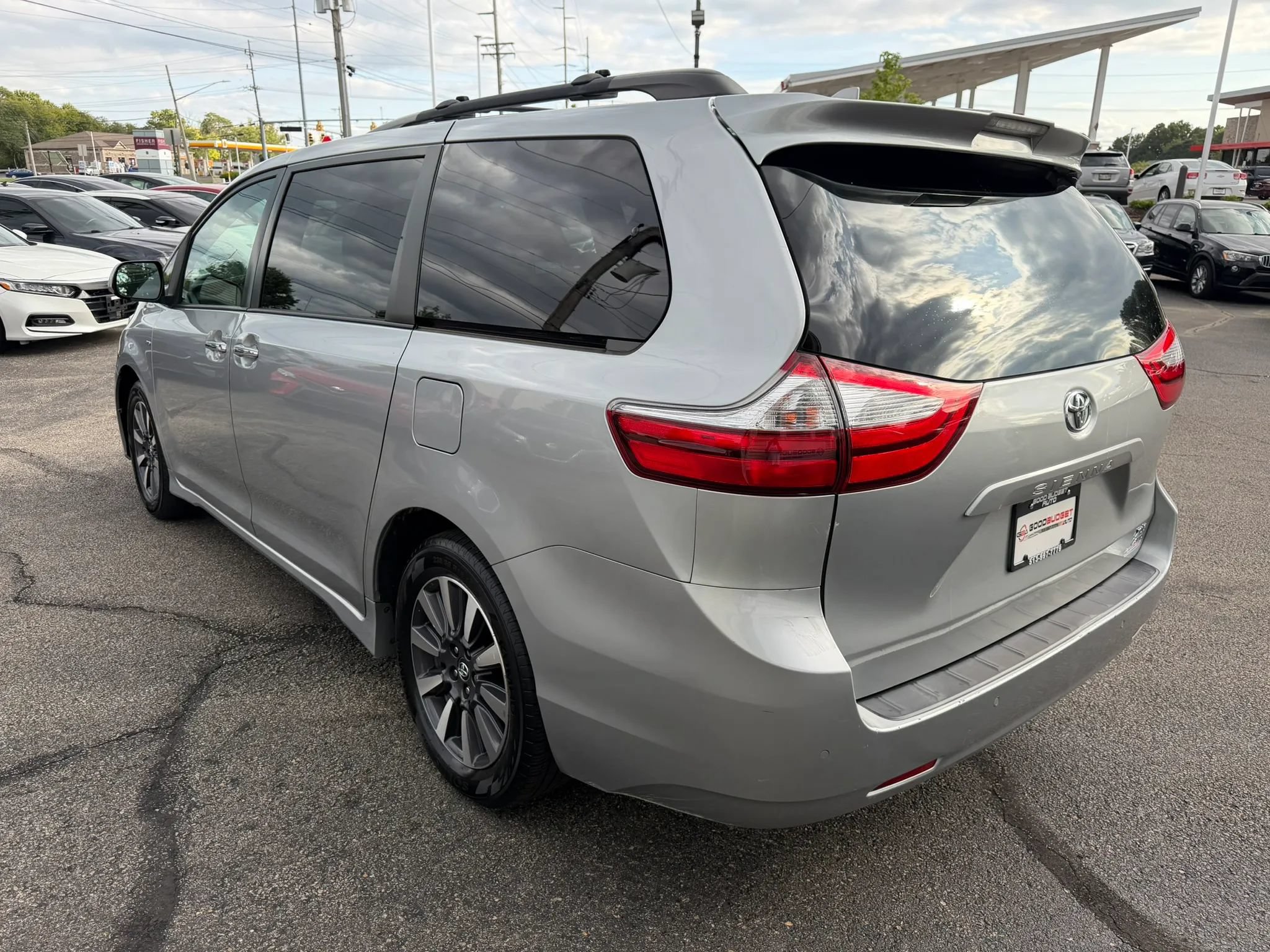 Used 2019 Toyota Sienna XLE Premium w/ Carpet Mat Package AWD/4WD image 3