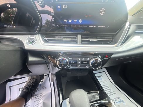 Used 2024 Chevrolet Trax LT w/ Driver Confidence Package image 18