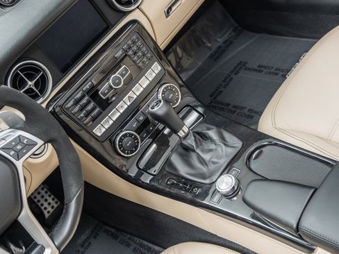 Used 2015 Mercedes-Benz SLK 55 AMG image 28