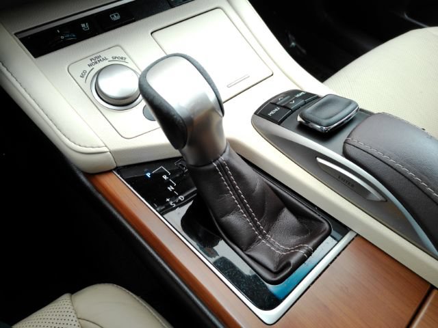 Used 2016 Lexus ES 350 w/ Luxury Package w/Wood Trim FWD image 47