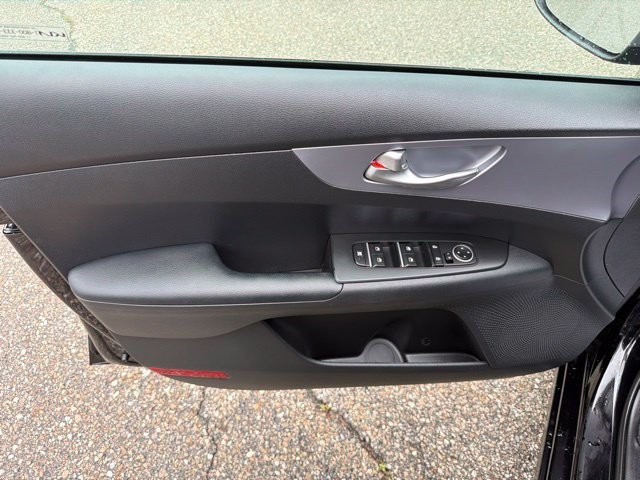 Used 2022 Kia Forte LXS FWD image 11