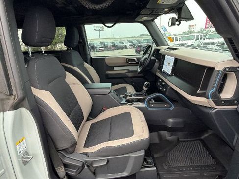 Used 2022 Ford Bronco Wildtrak AWD/4WD image 29