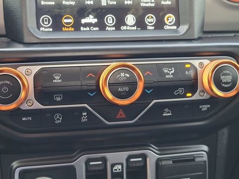 Used 2022 Jeep Gladiator Sport image 14