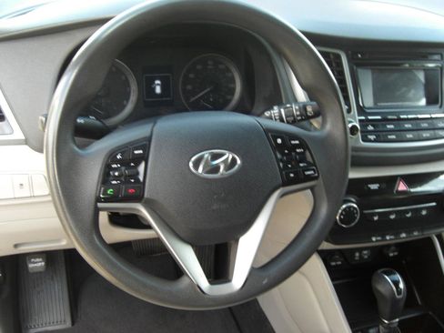 Used 2018 Hyundai Tucson SE w/ Cargo Package FWD image 10