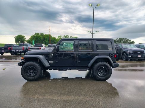 Used 2019 Jeep Wrangler Unlimited Sport S AWD/4WD image 5