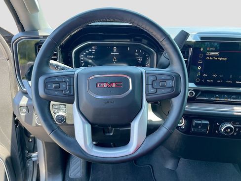 Used 2025 GMC Sierra 1500 SLT RWD image 11