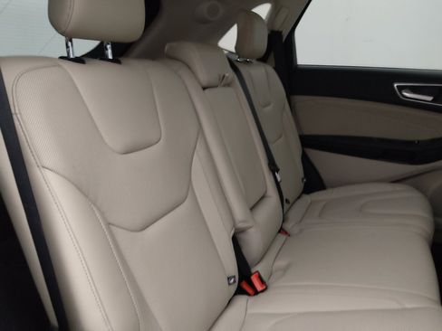 Used 2020 Ford Edge Titanium w/ Equipment Group 301A FWD image 19