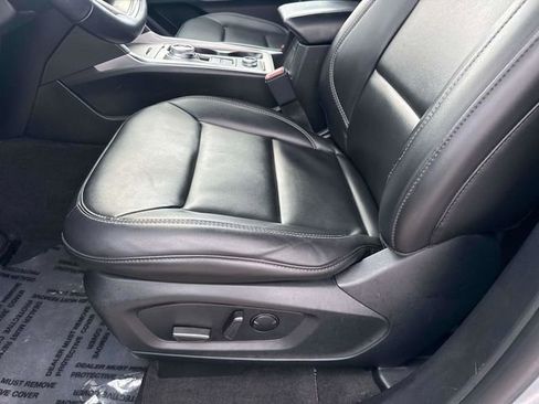 Used 2022 Ford Explorer XLT w/ Equipment Group 202A image 20
