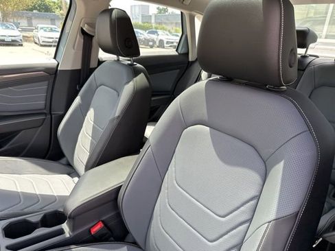 New 2025 Volkswagen Jetta SEL image 11