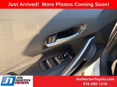 Used 2025 Toyota Corolla SE image 9
