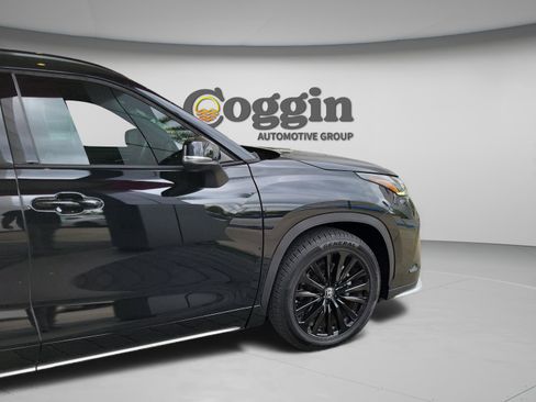Certified 2023 Toyota Highlander XSE image 29