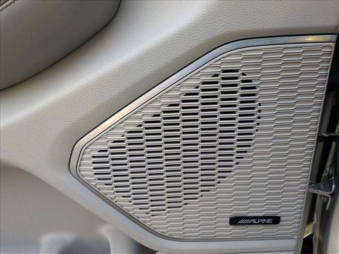 Used 2022 Jeep Grand Cherokee Overland image 16