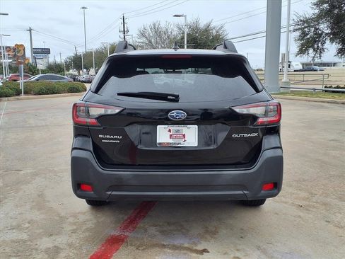 Used 2023 Subaru Outback Premium image 21