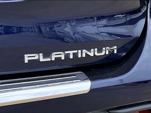 Used 2021 Toyota Highlander Platinum FWD image 31