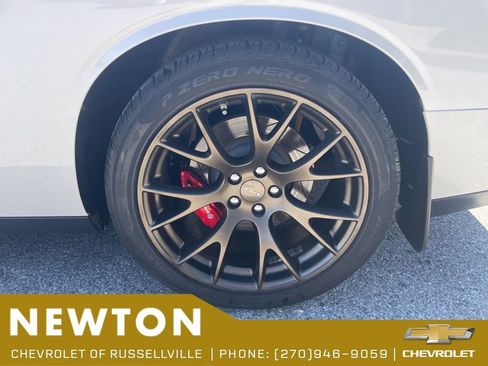 Used 2016 Dodge Challenger SRT Hellcat RWD image 34