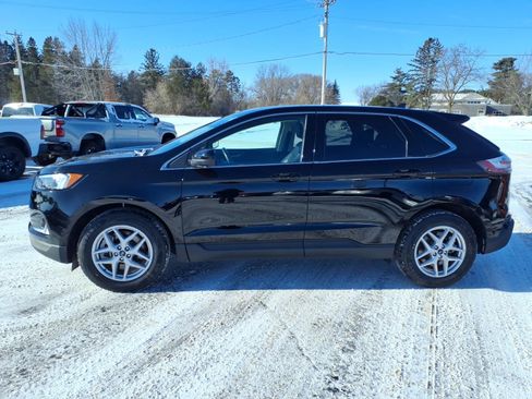 Used 2022 Ford Edge SEL w/ Convenience Package image 2
