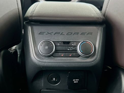 Used 2025 Ford Explorer Platinum w/ LUX Leather Package image 28