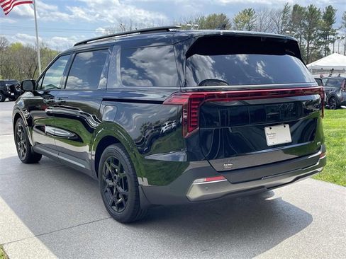 New 2025 Kia Carnival SX Prestige image 14
