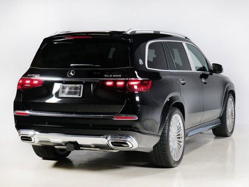 Used 2024 Mercedes-Benz Maybach GLS 600 4MATIC image 2