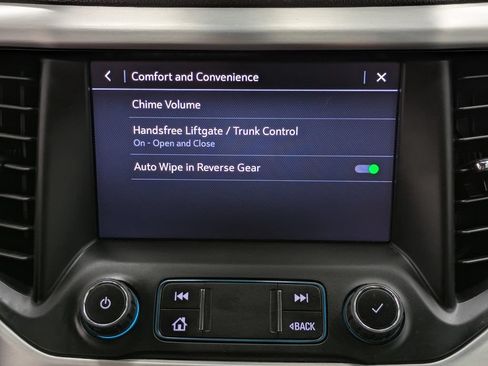 Used 2023 GMC Acadia SLE w/ Driver Convenience Package AWD/4WD image 9