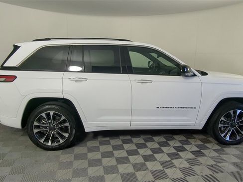 Used 2023 Jeep Grand Cherokee Overland image 4