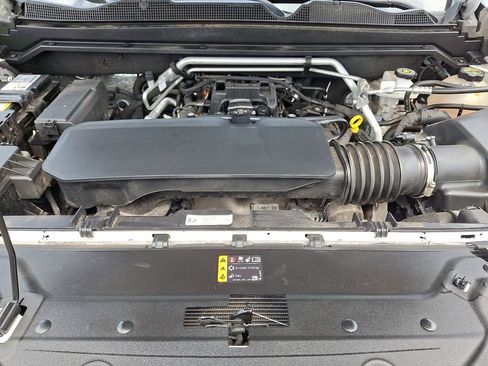 Used 2024 Chevrolet Colorado LT RWD image 28