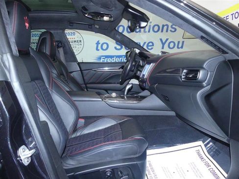 Used 2020 Maserati Levante GTS image 9