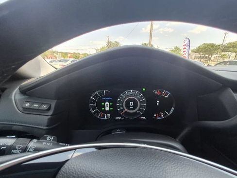 Used 2018 Cadillac Escalade Luxury RWD image 36