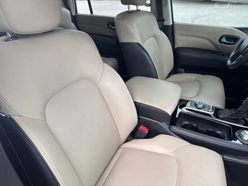 Used 2023 INFINITI QX80 Premium Select AWD/4WD image 17